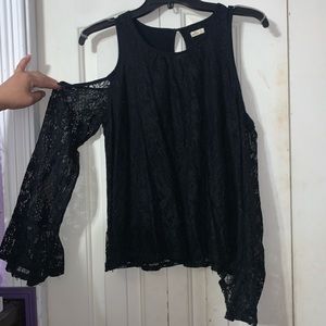 Black lace no shoulder blouse